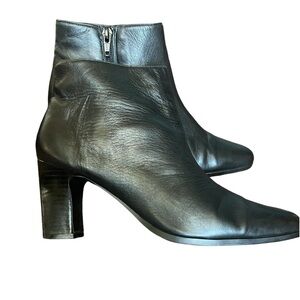 AEROSOLES women size 8.5 black